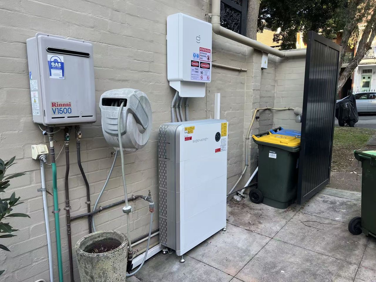 Bondi solar & battery