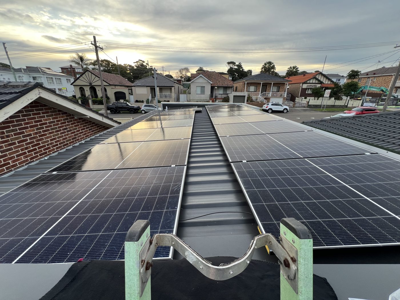 Carlton को छतमा 7.6kW JA Solar एरे